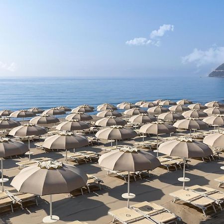 Grand Hotel Spiaggia 알라시오 외부 사진