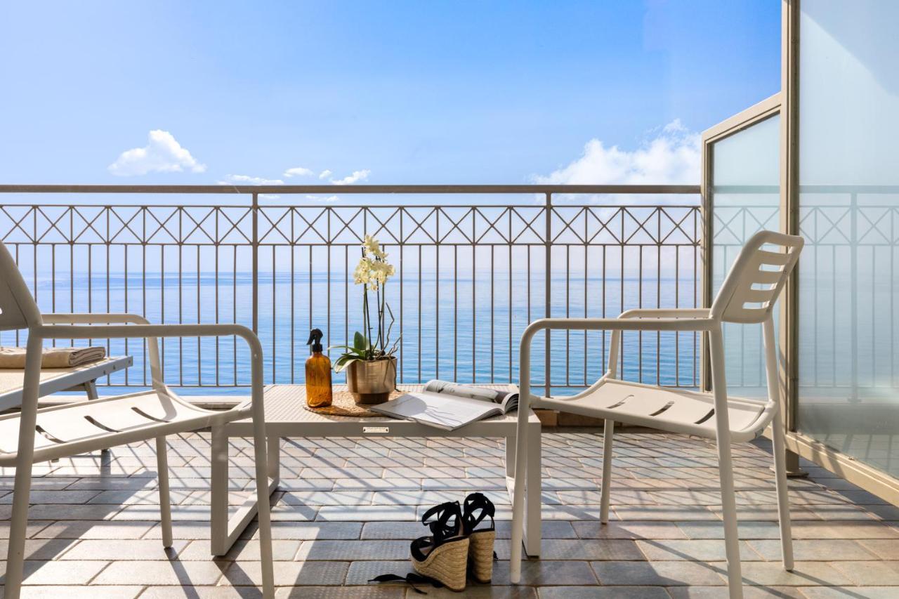 Grand Hotel Spiaggia 알라시오 외부 사진