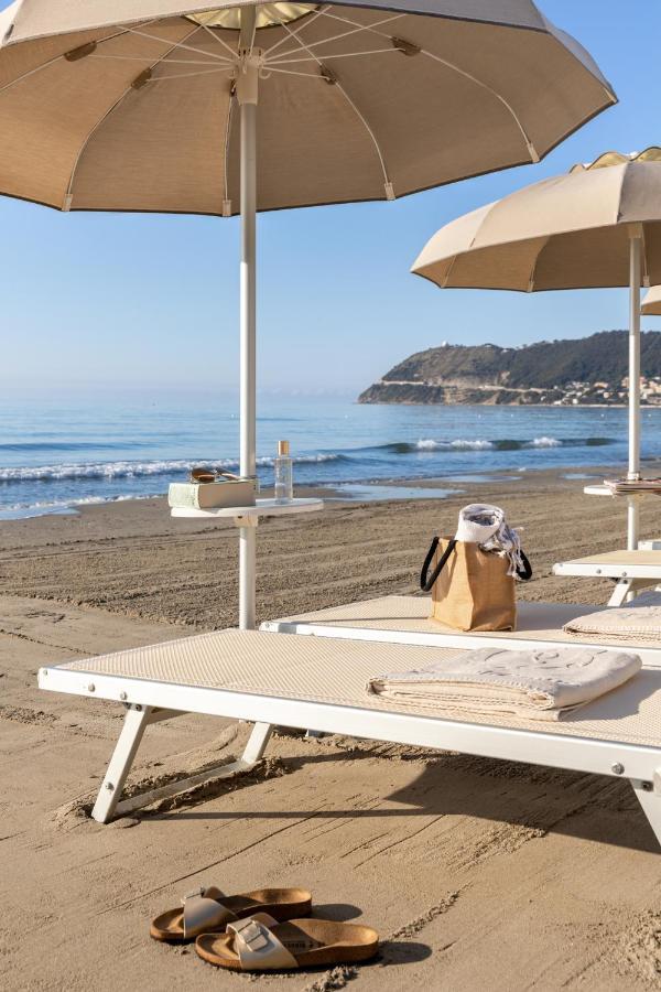 Grand Hotel Spiaggia 알라시오 외부 사진