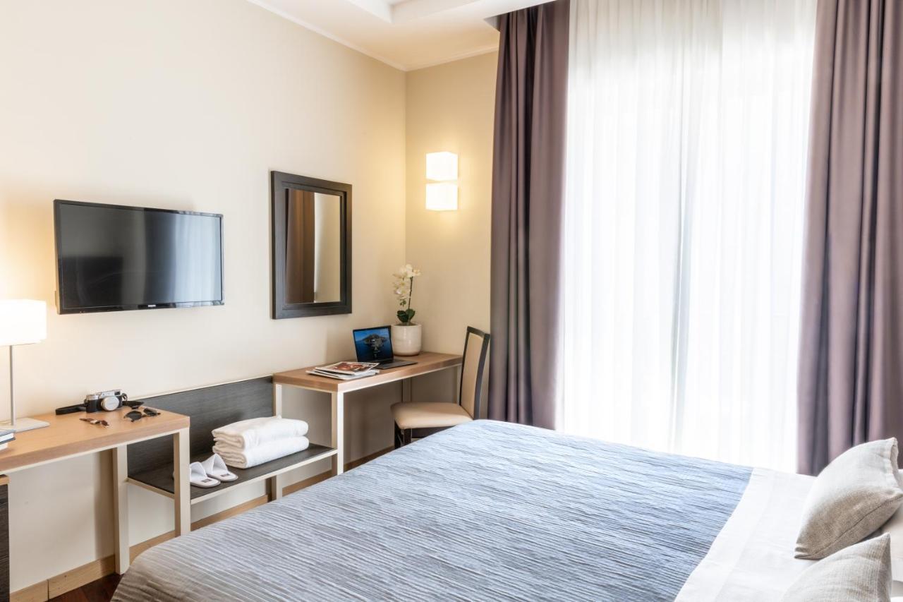 Grand Hotel Spiaggia 알라시오 외부 사진