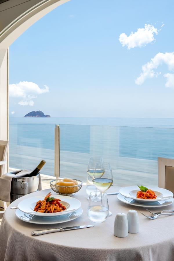 Grand Hotel Spiaggia 알라시오 외부 사진