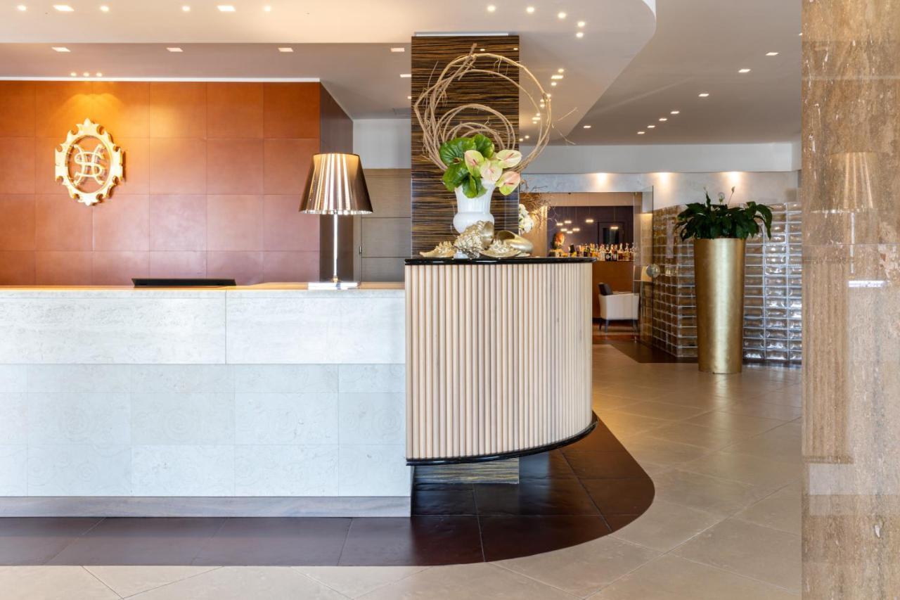 Grand Hotel Spiaggia 알라시오 외부 사진