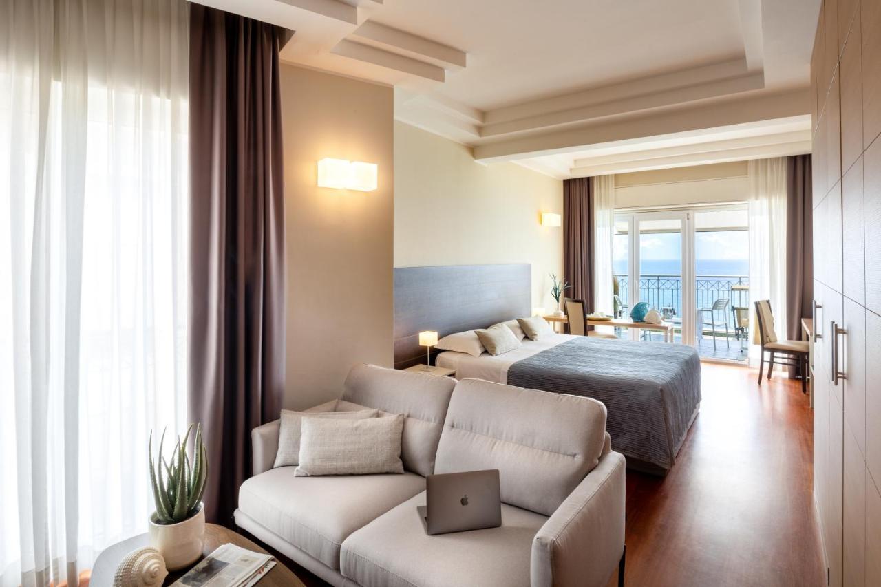 Grand Hotel Spiaggia 알라시오 외부 사진