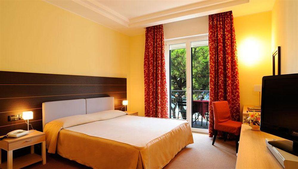 Grand Hotel Spiaggia 알라시오 외부 사진