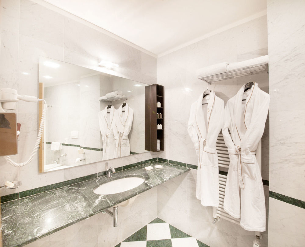 Grand Hotel Spiaggia 알라시오 외부 사진
