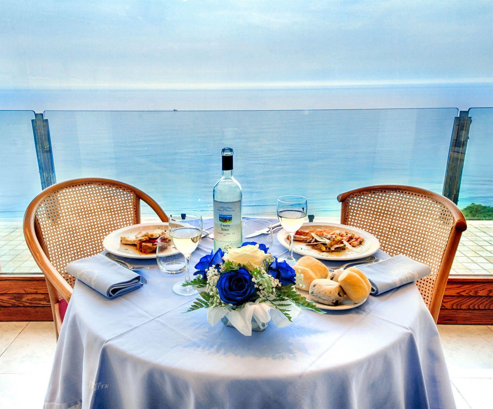 Grand Hotel Spiaggia 알라시오 외부 사진