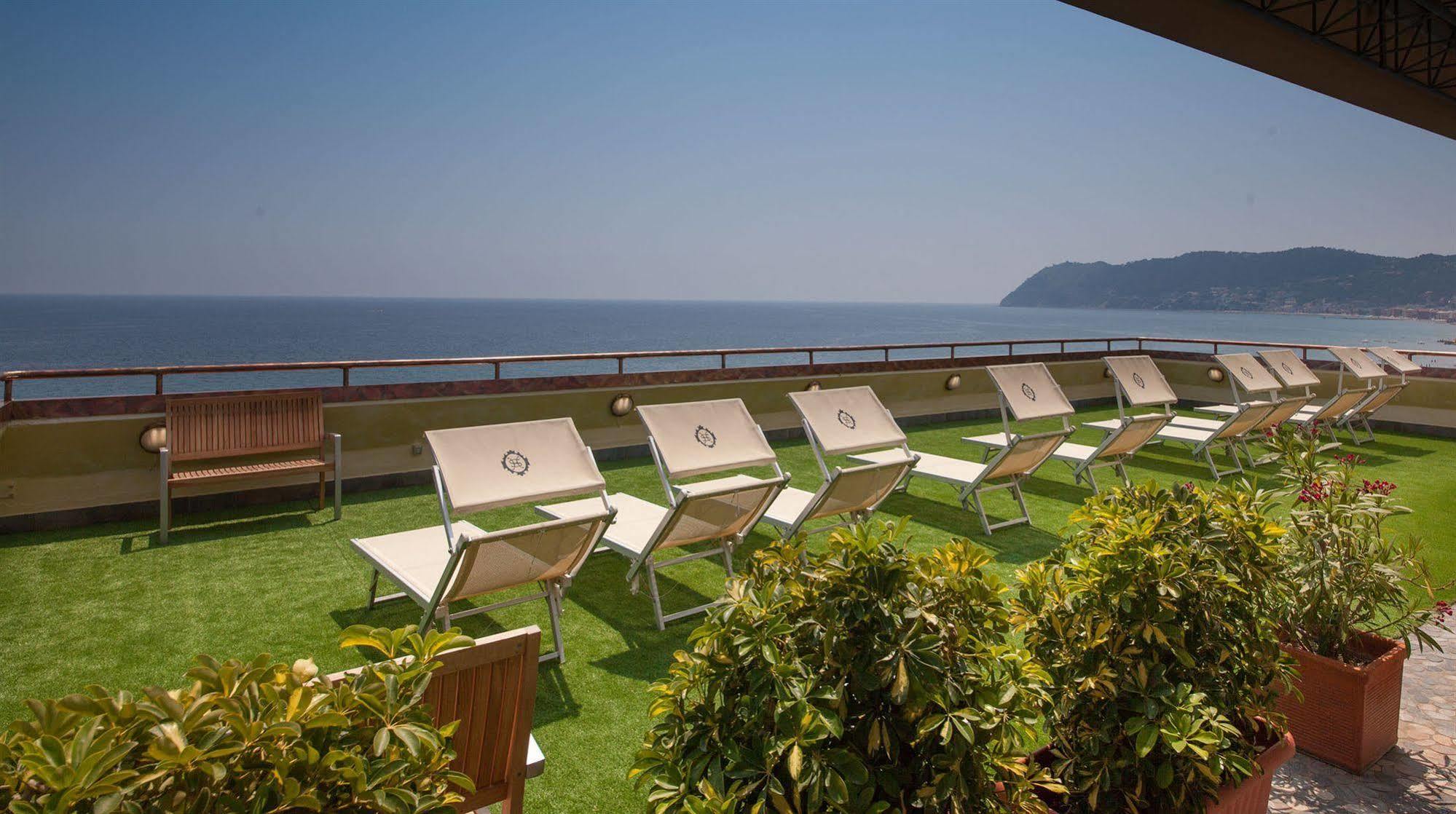 Grand Hotel Spiaggia 알라시오 외부 사진
